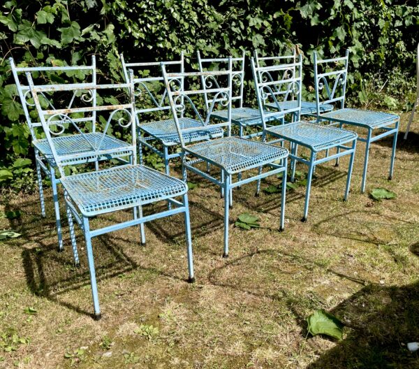 8 mid-century blue Italian garden chairs. (NPP)
