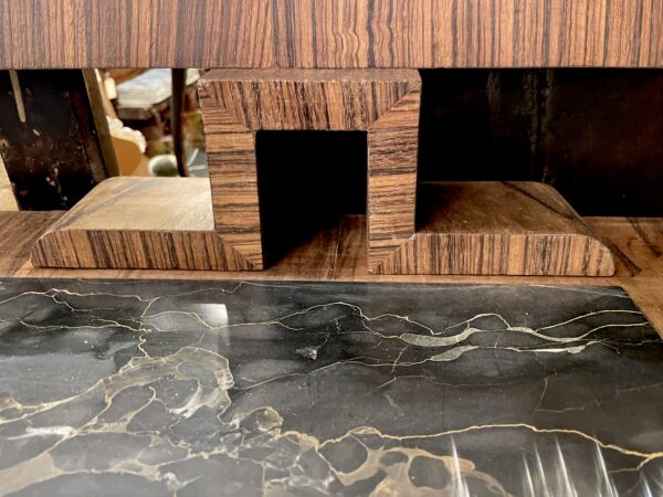 Art Deco marble topped walnut gentlemens chest of drawers with mirror.(BGHP) - Image 3