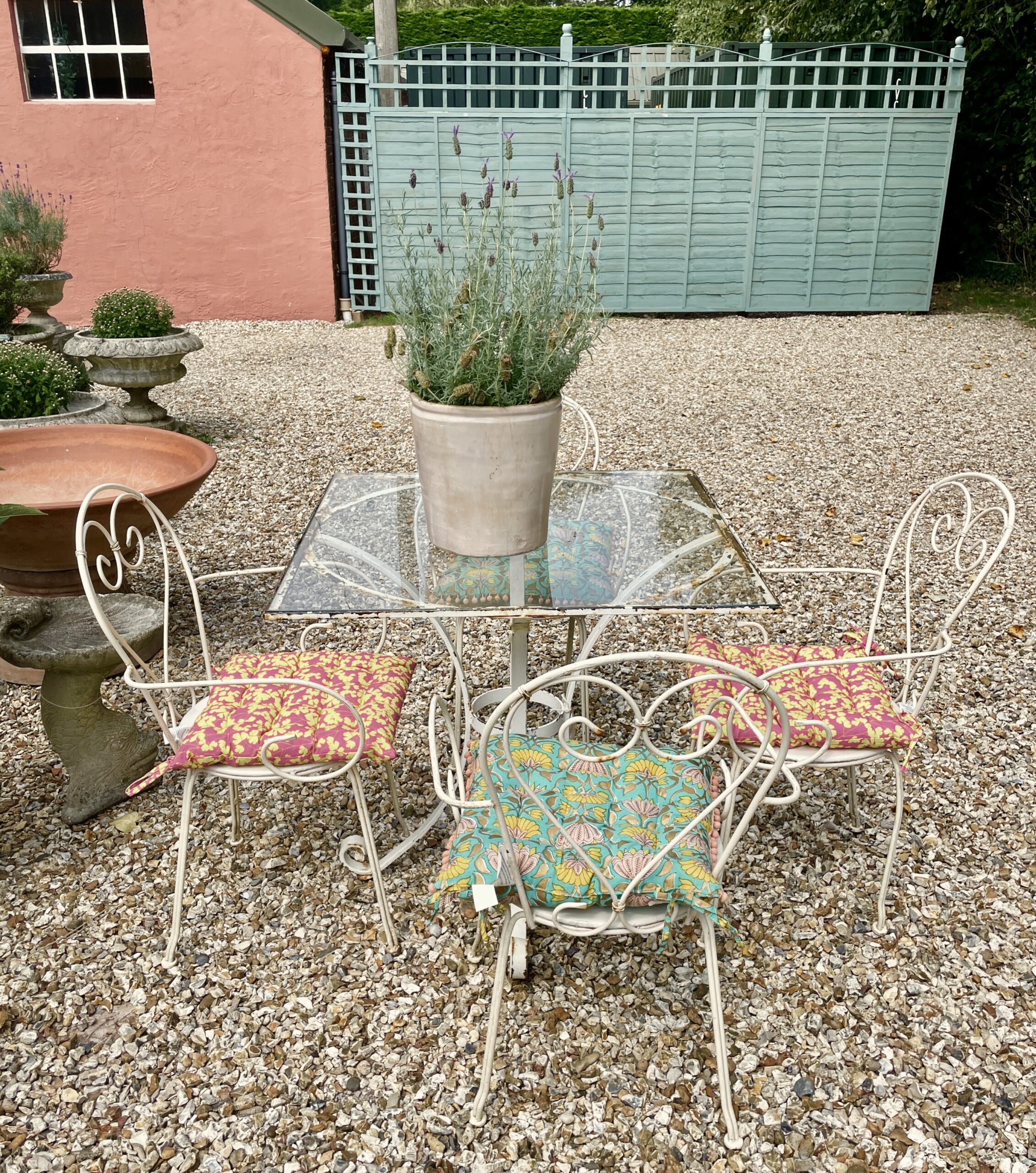 Italian mid-century garden table with a glass top and 4 metal chairs. - Image 2