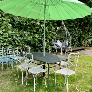 6 Vintage Italian garden chairs and a vintage garden table.